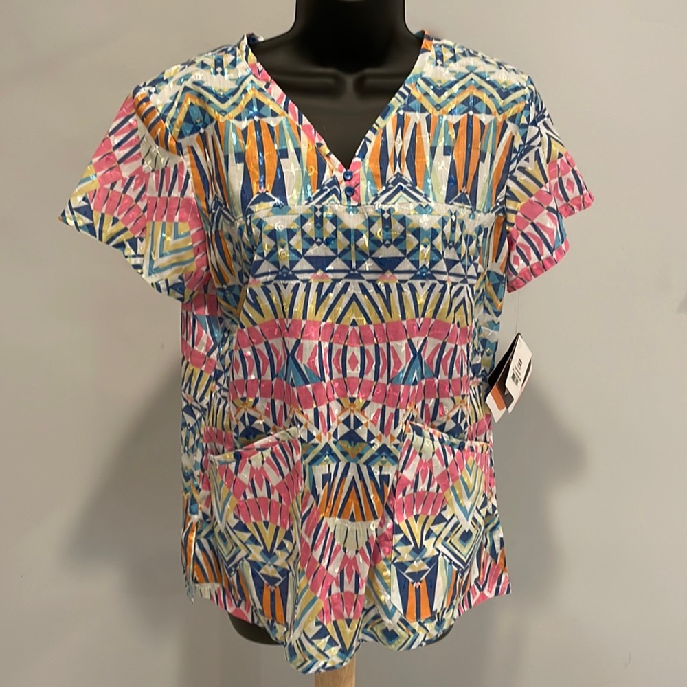 *NWT* elan Womens Scrub Top Medium